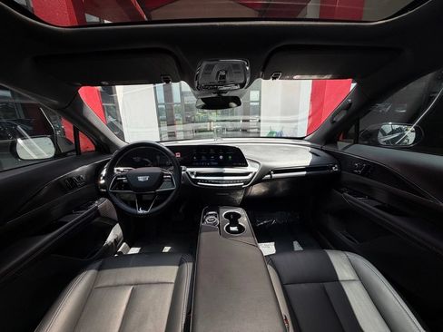 Used 2024 Cadillac Lyriq Luxury AWD/4WD image 24