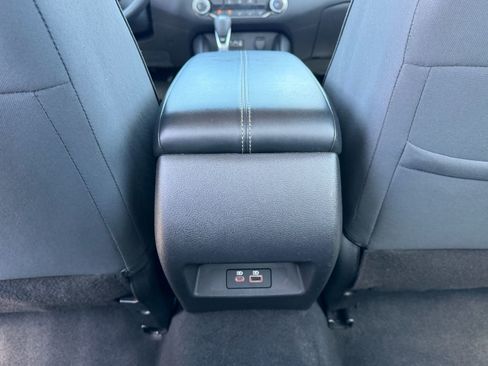 Used 2025 Nissan Altima 2.5 SV FWD image 19