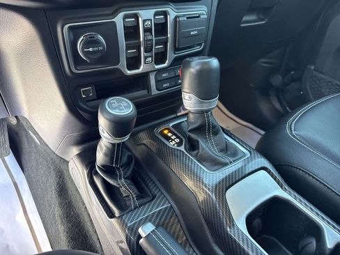 Used 2023 Jeep Wrangler Unlimited Sahara w/ Cold Weather Group AWD/4WD image 20