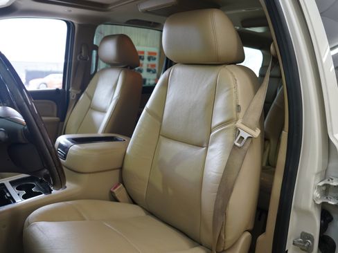 Used 2012 GMC Yukon XL Denali image 22