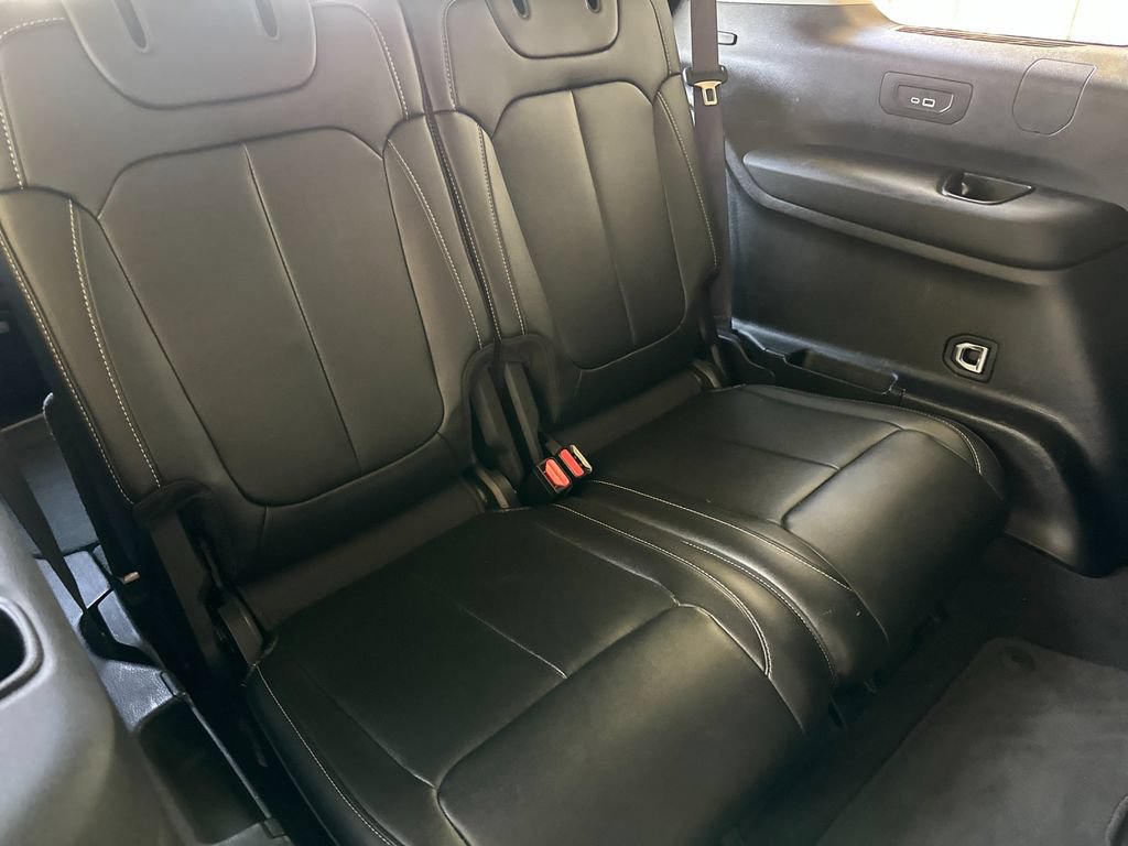 Used 2023 Jeep Grand Cherokee L Limited AWD/4WD image 18