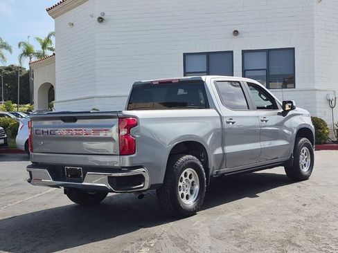 Used 2023 Chevrolet Silverado 1500 LT AWD/4WD image 5