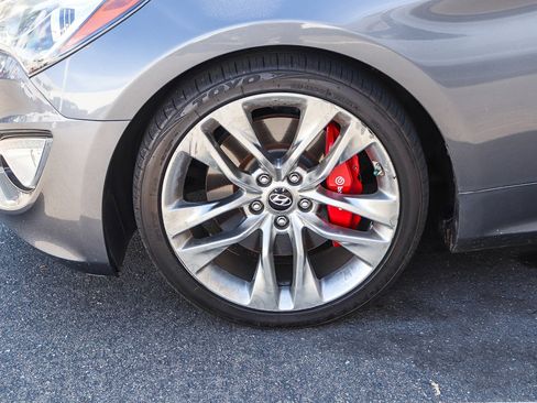 Used 2016 Hyundai Genesis Coupe 3.8 image 14