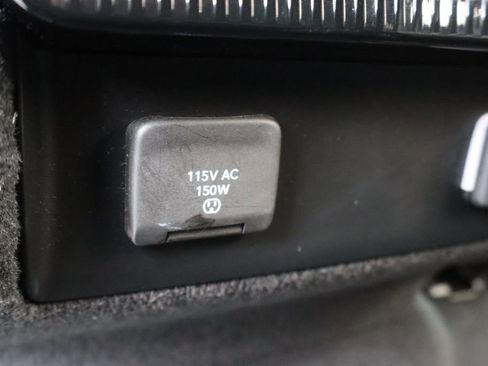 Used 2022 Jeep Grand Wagoneer Series III w/ Rear Seat Video Group 1 AWD/4WD image 36