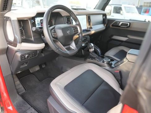 Used 2022 Ford Bronco Wildtrak image 8