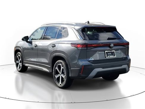 New 2025 Volkswagen Tiguan SE image 3