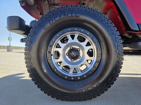 Used 2005 Jeep Wrangler X w/ Tire & Wheel Group (Ecco) AWD/4WD image 18
