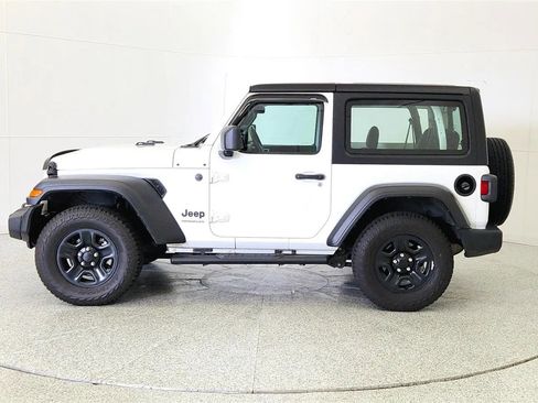 Used 2022 Jeep Wrangler Sport AWD/4WD image 4