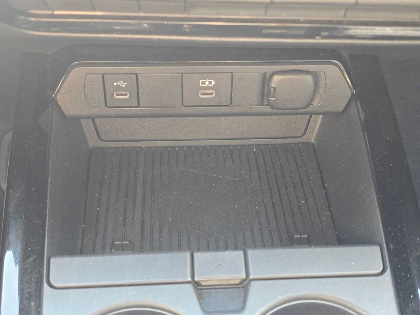 Certified 2025 Toyota Prius LE FWD image 30
