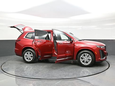 New 2025 Cadillac XT6 Luxury w/ LPO, Floor Liner Package image 40