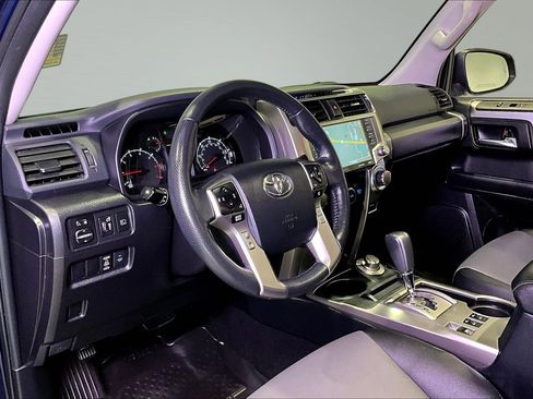 Used 2024 Toyota 4Runner SR5 Premium w/ Moonroof Package AWD/4WD image 17