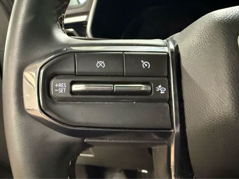 Used 2024 GMC Canyon AT4 w/ Technology Package AWD/4WD image 17