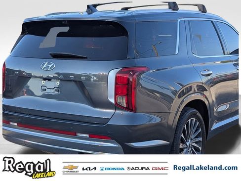 Used 2023 Hyundai Palisade Calligraphy image 7