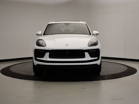 Certified 2026 Porsche Macan Turbo AWD/4WD image 10