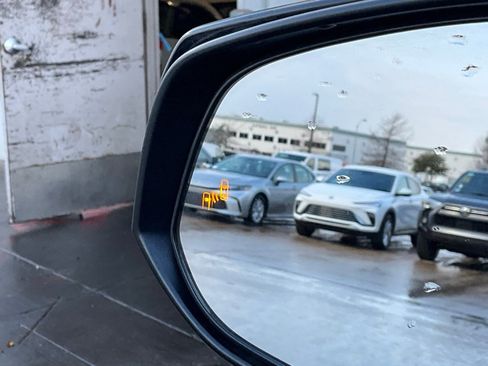 Used 2025 Toyota RAV4 XLE image 20