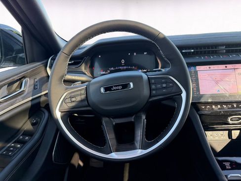 New 2026 Jeep Grand Cherokee Limited AWD/4WD image 12