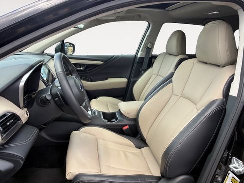 Used 2025 Subaru Outback Limited AWD/4WD image 12