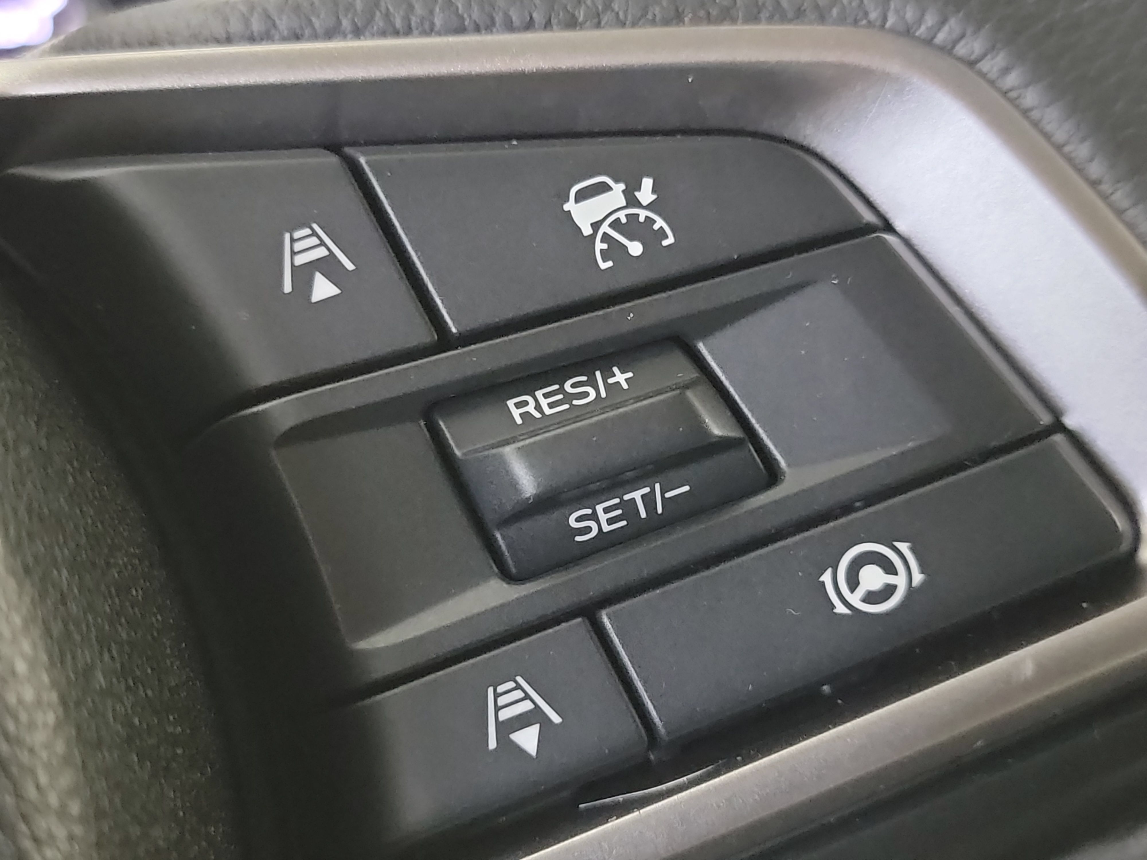 Used 2023 Subaru Ascent Premium w/ Convenience Package AWD/4WD image 33