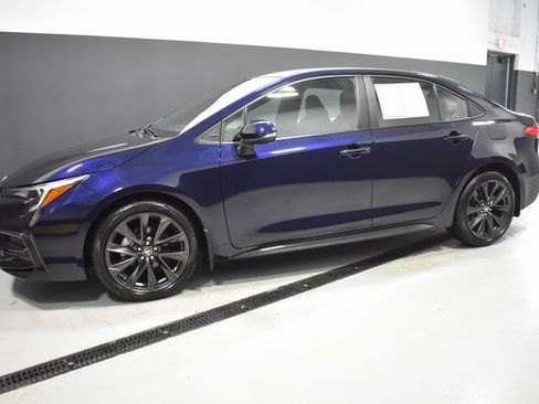 Used 2025 Toyota Corolla SE image 2