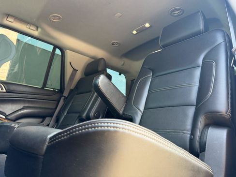 Used 2015 GMC Yukon Denali w/ Premium Package AWD/4WD image 10