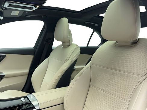 Used 2023 Mercedes-Benz C 300 4MATIC Sedan image 38