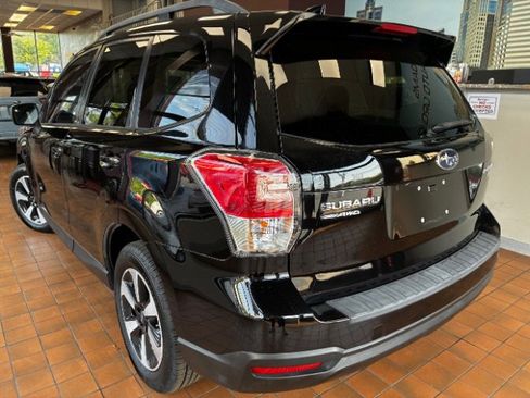 Used 2017 Subaru Forester 2.5i Premium w/ Popular Package #2A AWD/4WD image 7
