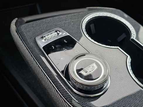 New 2026 Cadillac Optiq Luxury 2 image 34