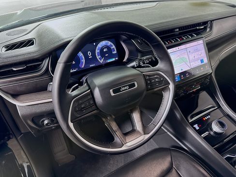 Used 2023 Jeep Grand Cherokee L Limited image 24