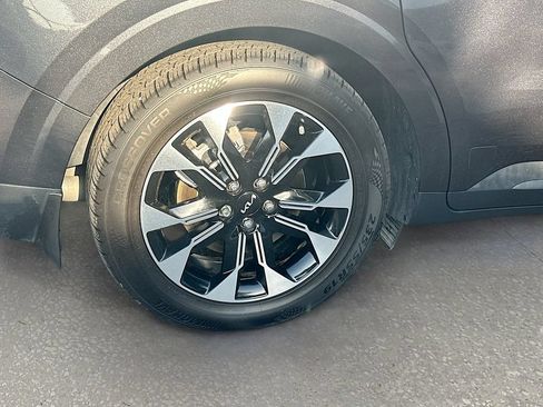 Certified 2024 Kia Carnival EX FWD image 32
