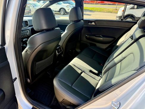 Used 2020 Kia Sportage S w/ S Sunroof Package image 11
