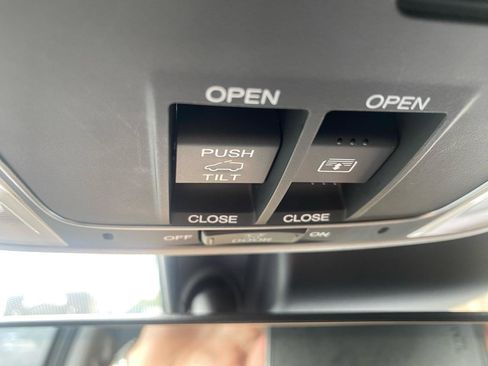 Used 2019 Honda Pilot Elite image 32