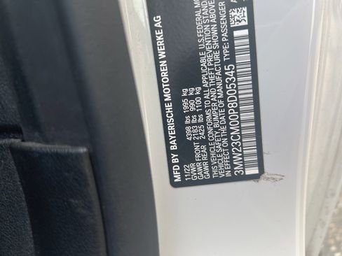 Used 2023 BMW 230i Coupe w/ Convenience Package image 11