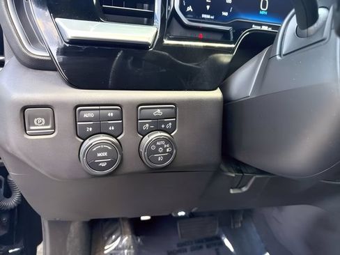 Used 2022 Chevrolet Silverado 1500 RST w/ Z71 Off-Road Package AWD/4WD image 18