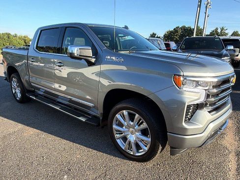 New 2026 Chevrolet Silverado 1500 High Country w/ High Country Premium Package AWD/4WD image 6
