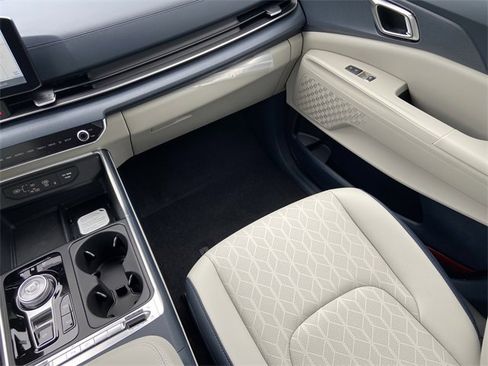 New 2026 Kia Carnival SX image 13