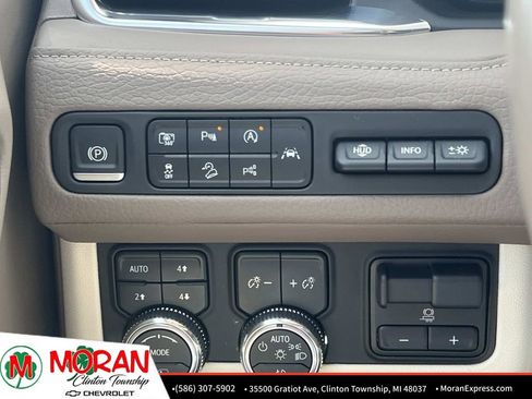Used 2023 GMC Yukon Denali w/ Denali Reserve Package AWD/4WD image 29
