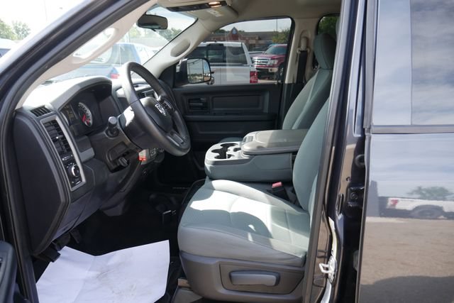 Used 2017 RAM 1500 Express AWD/4WD image 2