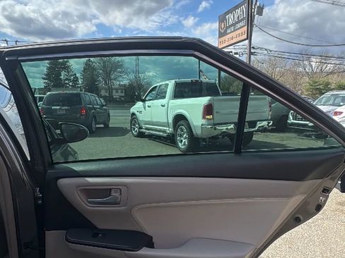 Used 2017 Toyota Camry XLE image 15