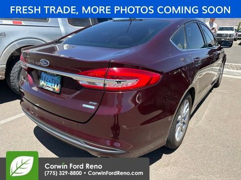 Used 2017 Ford Fusion SE w/ Fusion SE Technology Package FWD image 9