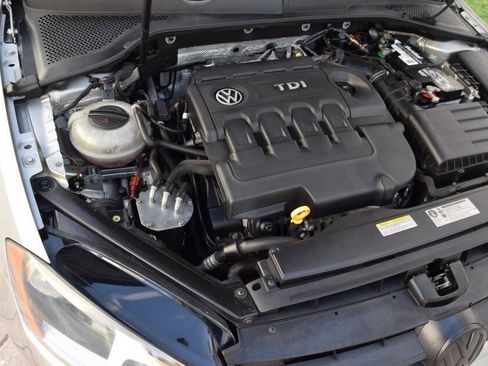 Used 2015 Volkswagen Golf TDI S FWD image 89