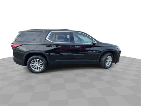 Used 2023 Chevrolet Traverse LT image 9