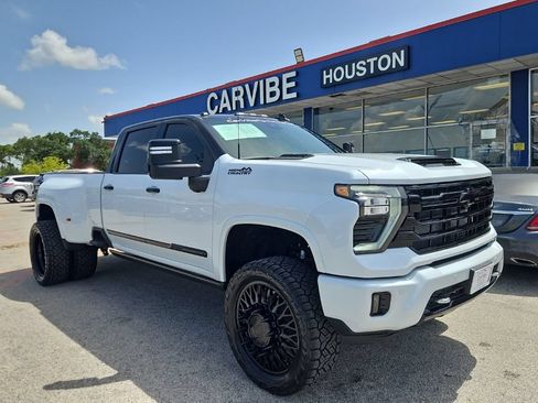 Used 2026 Chevrolet Silverado 3500 High Country w/ High Country Premium Package AWD/4WD image 1