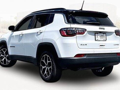 Used 2025 Jeep Compass Limited AWD/4WD image 4