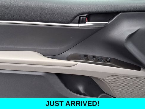 Used 2021 Toyota Camry LE w/ Convenience Package image 12