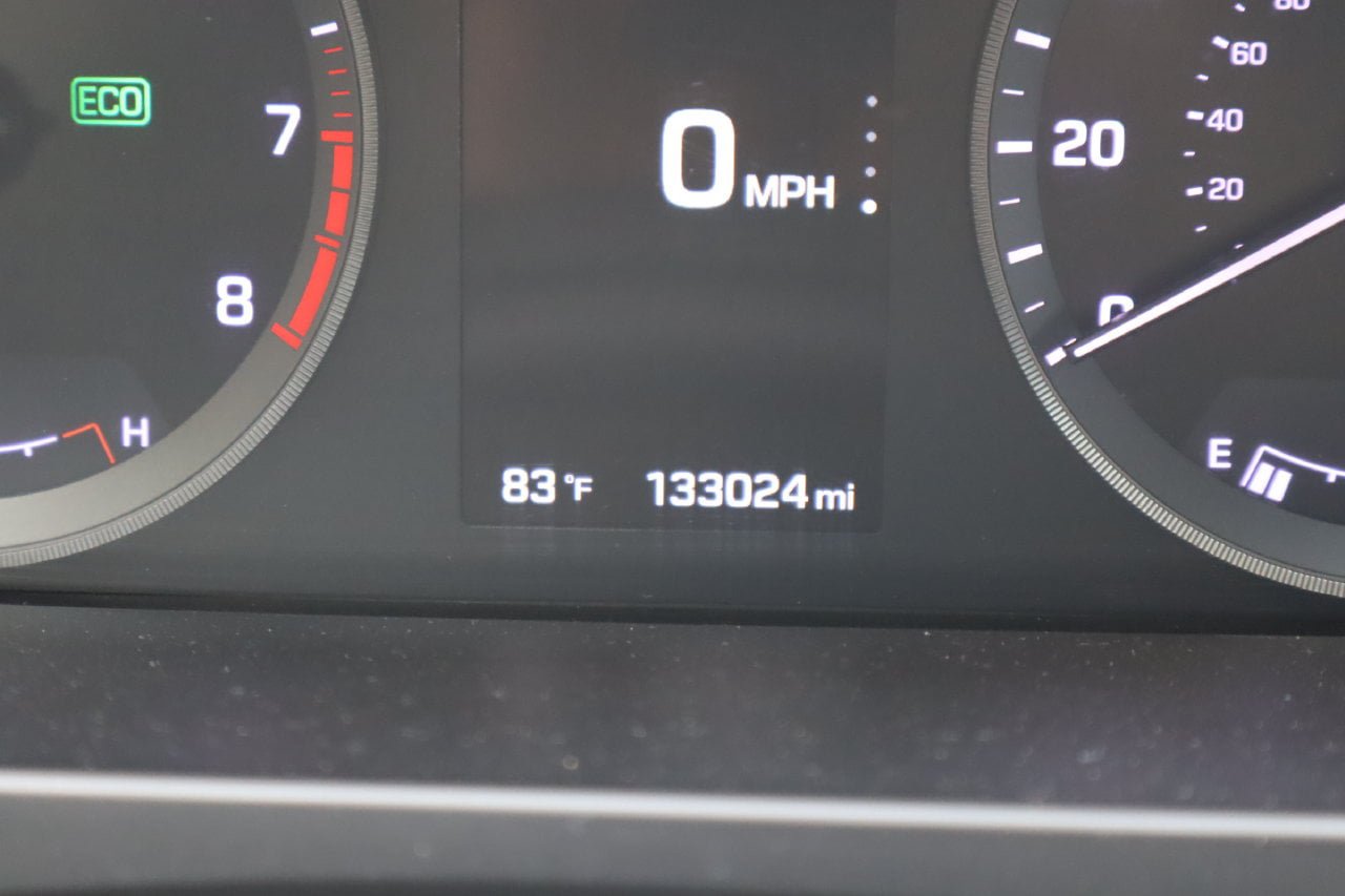 Used 2015 Hyundai Sonata Limited w/ Option Group 05 FWD image 10