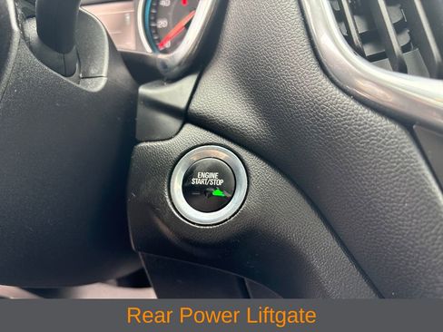 Used 2018 Chevrolet Equinox LT w/ Sun & Infotainment Package FWD image 16