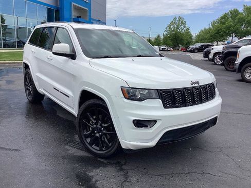 Used 2019 Jeep Grand Cherokee Altitude RWD image 7