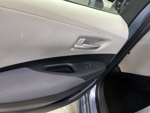 Used 2021 Toyota Corolla LE w/ Carpet Mat Package (TMS) FWD image 21
