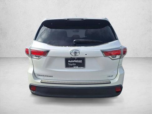 Used 2015 Toyota Highlander XLE FWD image 6