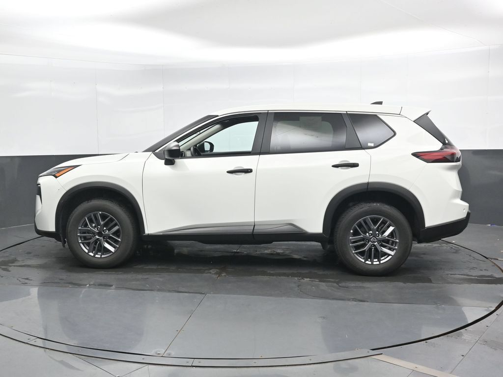 Used 2024 Nissan Rogue S AWD/4WD image 9